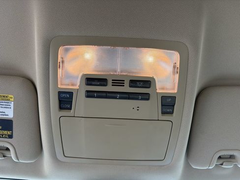 Used 2018 Toyota Highlander XLE FWD image 22