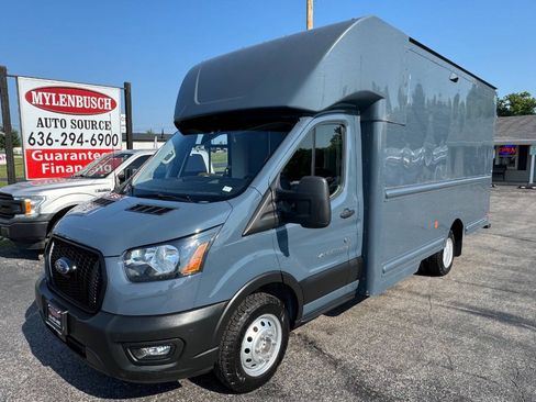 Used 2022 Ford Transit 350 DRW RWD image 2