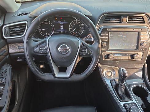 Used 2017 Nissan Maxima Platinum FWD image 12