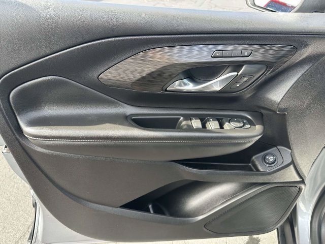 Certified 2024 GMC Terrain SLT FWD image 18