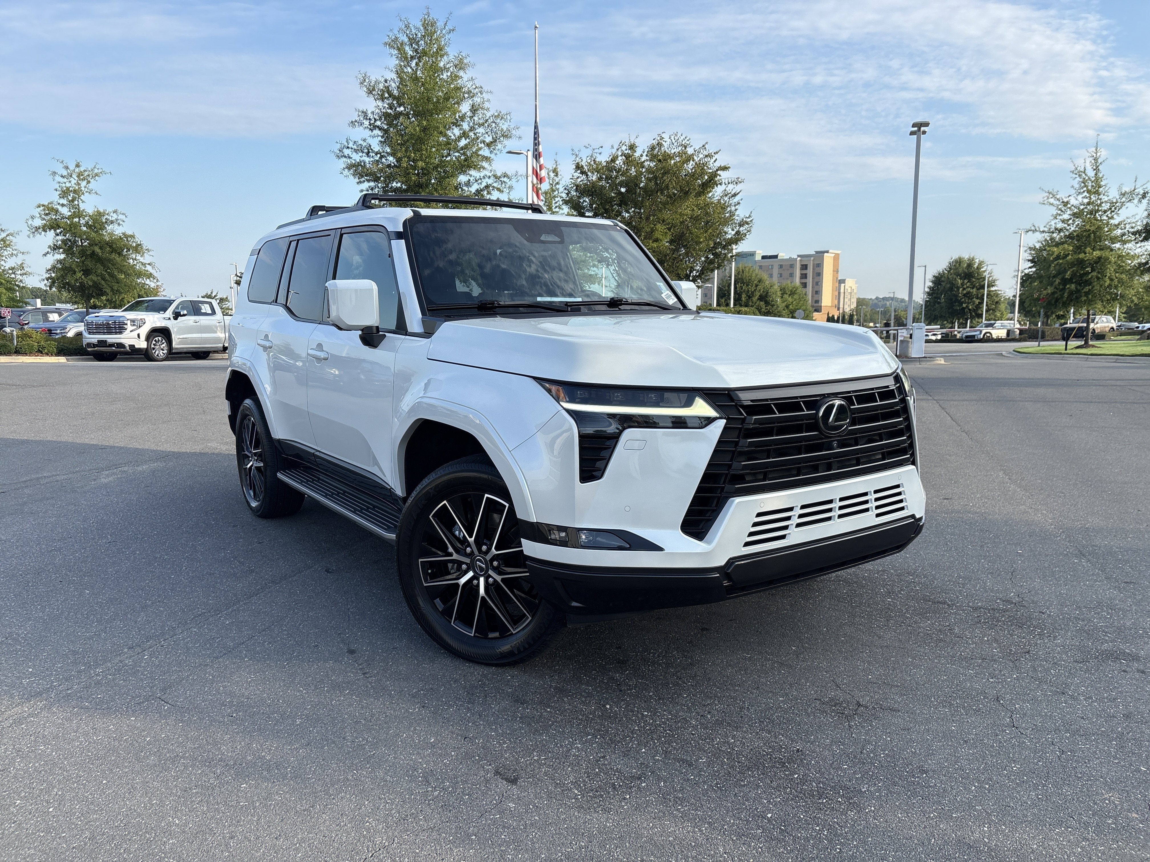 Used 2024 Lexus GX 550 w/ Accessory Package (Z1) AWD/4WD image 2