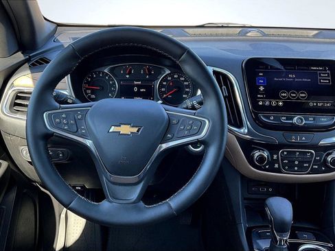 Used 2023 Chevrolet Equinox Premier image 6