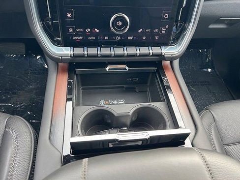 Certified 2025 GMC Yukon Denali image 23