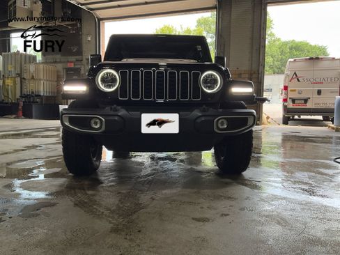 Used 2025 Jeep Wrangler Unlimited Sahara w/ Safety Group AWD/4WD image 32