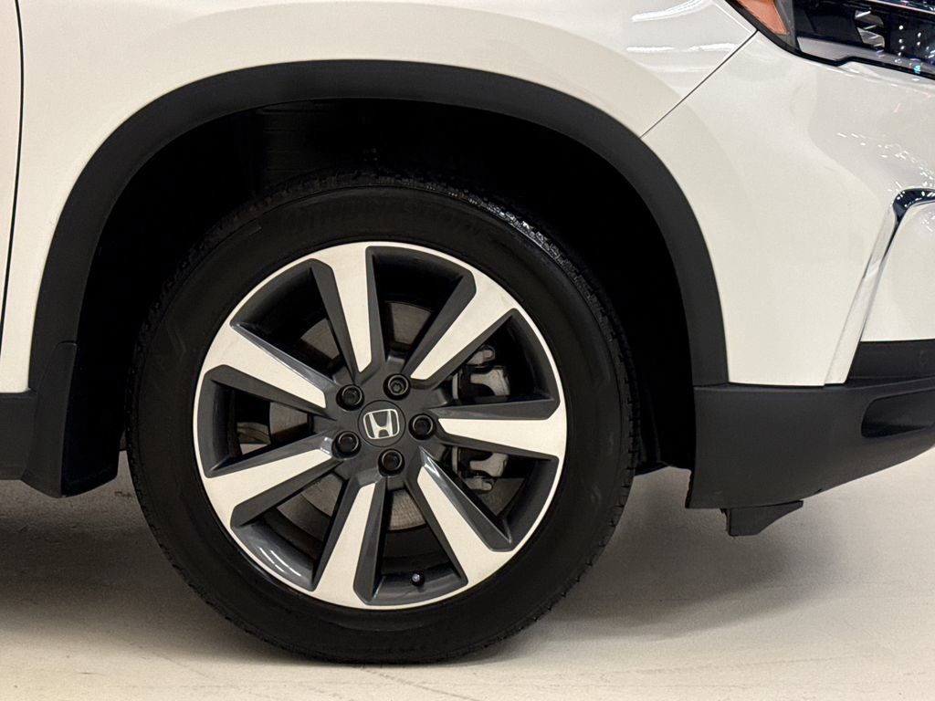 Used 2025 Honda Pilot Elite image 6