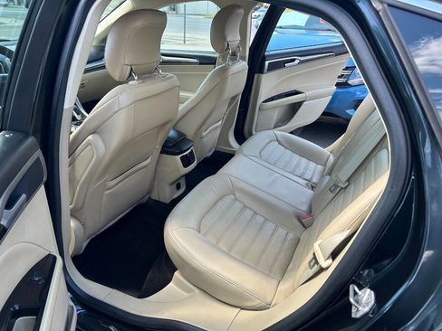 Used 2014 Ford Fusion SE w/ Equipment Group 202A image 16