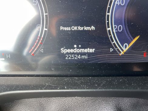 Used 2023 Jeep Grand Cherokee Altitude image 5