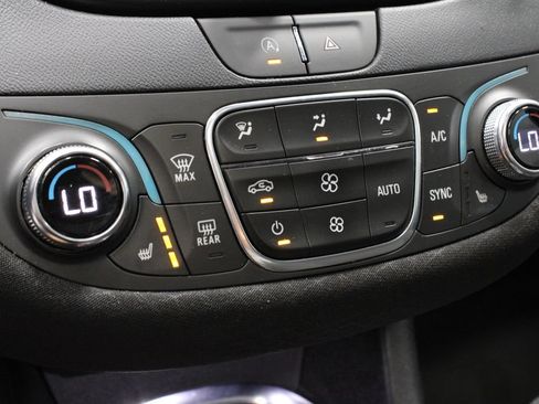 Used 2024 Chevrolet Malibu LT FWD image 32