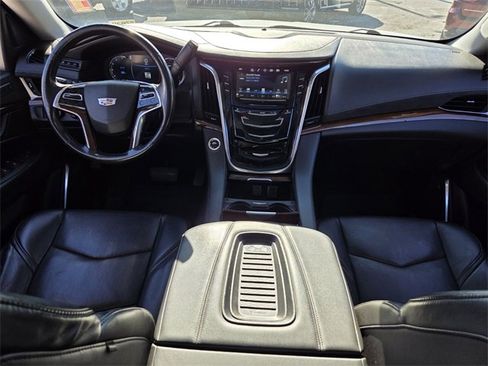 Used 2019 Cadillac Escalade Luxury image 16