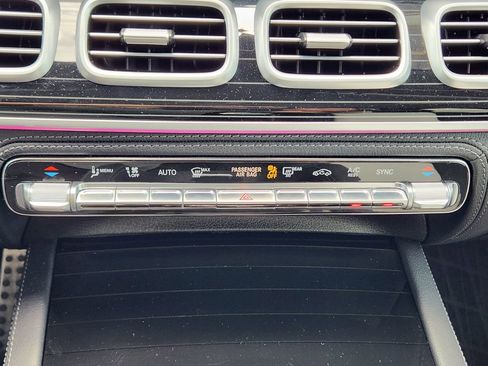 Used 2024 Mercedes-Benz GLE 350 4MATIC w/ AMG Line Interior image 19