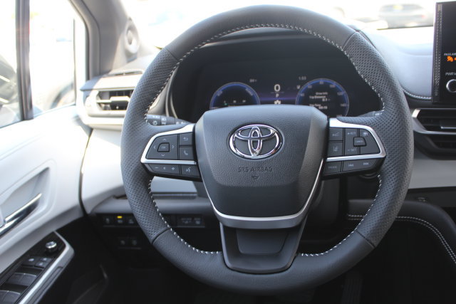 Certified 2026 Toyota Sienna XSE FWD image 38