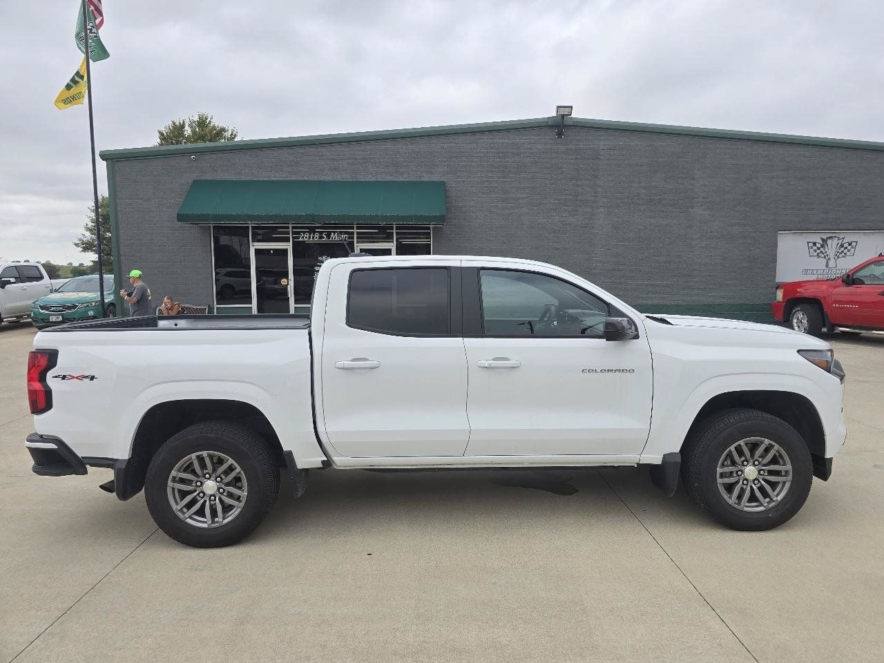 Used 2023 Chevrolet Colorado LT w/ LT Convenience Package II AWD/4WD image 7