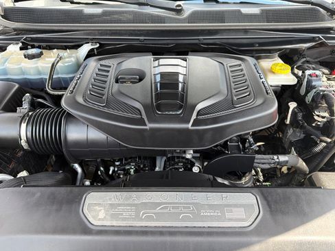 Used 2024 Jeep Wagoneer Series II w/ Flexible Seating Group RWD image 11