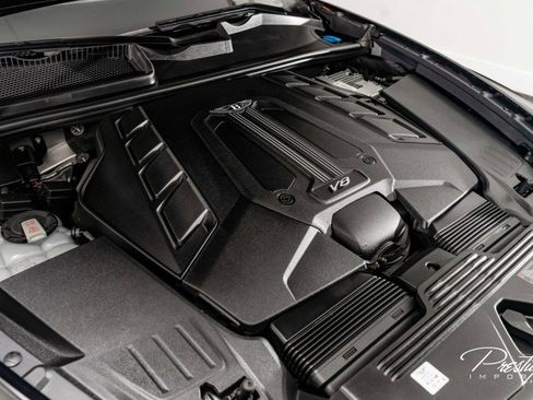 Used 2022 Bentley Bentayga image 5