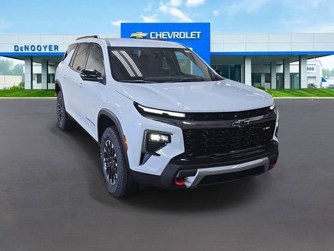 New 2026 Chevrolet Traverse Z71 w/ Enhanced Driving Package image 4