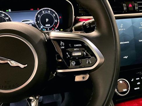 Certified 2025 Jaguar F-PACE R-Dynamic S image 21