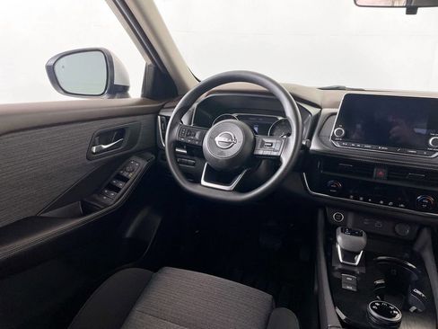 Used 2023 Nissan Rogue SV image 24