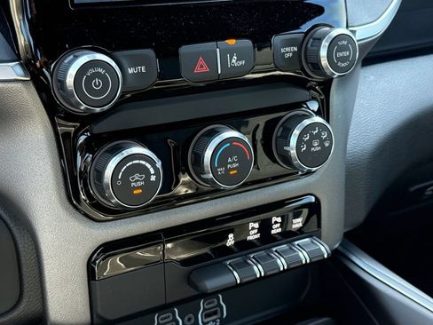New 2026 RAM 1500 Express AWD/4WD image 25
