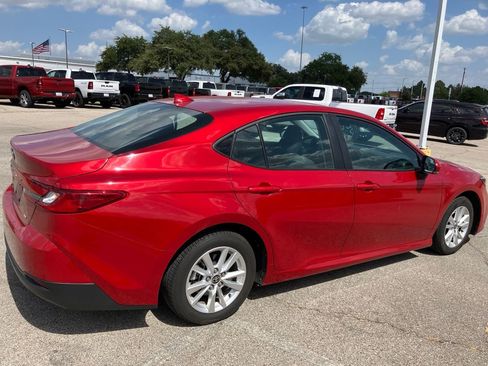 Used 2025 Toyota Camry LE FWD image 4