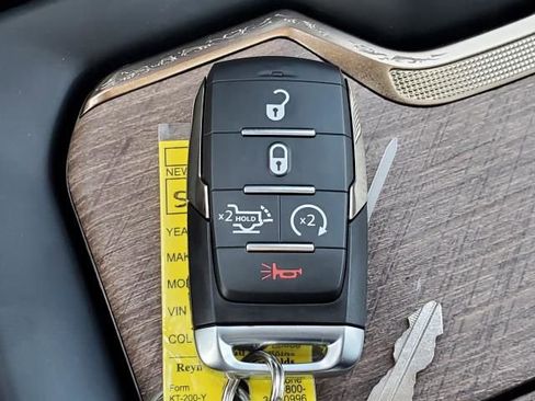 Used 2025 RAM 3500 Longhorn image 25