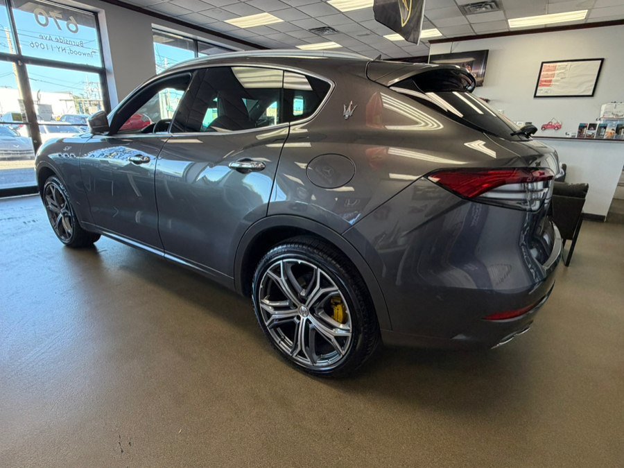 Used 2023 Maserati Levante GT AWD/4WD image 9