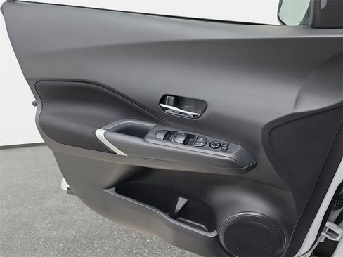 Used 2024 Nissan Kicks SV image 27