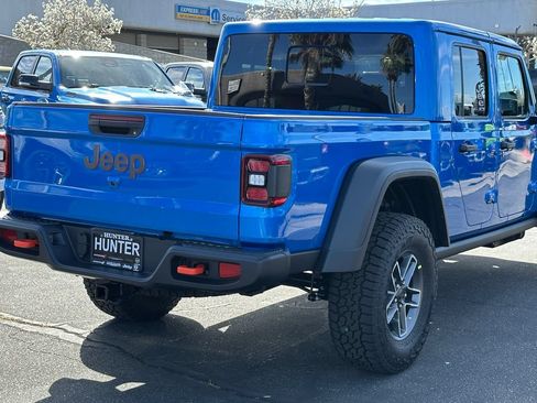 New 2026 Jeep Gladiator Mojave w/ Technology Group AWD/4WD image 7