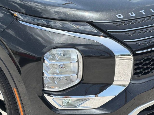 Used 2023 Mitsubishi Outlander SE FWD image 12