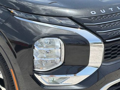 Used 2023 Mitsubishi Outlander SE FWD image 12