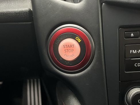 Used 2015 Nissan 370Z NISMO image 13