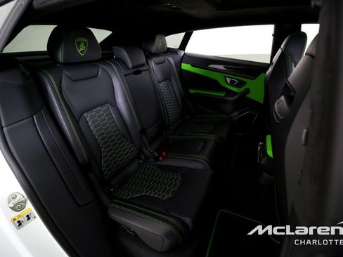 Used 2022 Lamborghini Urus AWD/4WD image 24