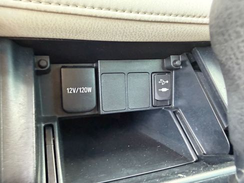 Used 2018 Toyota Corolla iM w/ Carpet Mat Package (TMS) FWD image 20