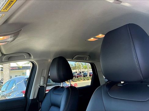 Used 2025 MAZDA CX-5 AWD 2.5 S w/ Select Package image 12