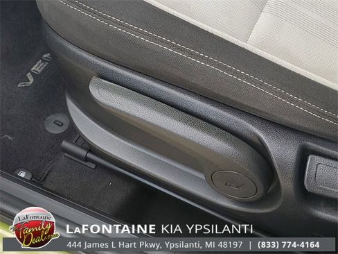 Used 2021 Hyundai Venue SEL image 11