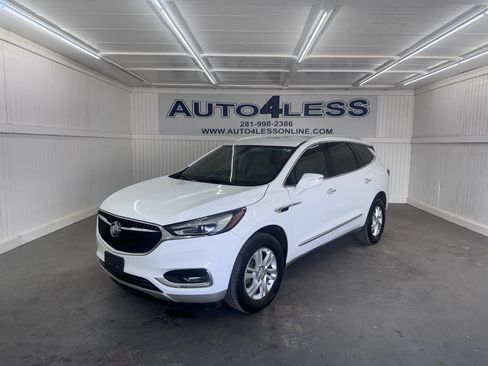Used 2020 Buick Enclave Essence image 1