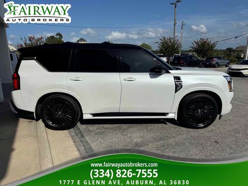 Used 2025 Nissan Armada Platinum Reserve AWD/4WD image 5