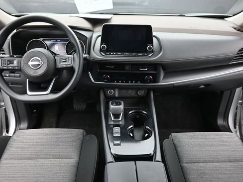 Used 2023 Nissan Rogue SV image 10