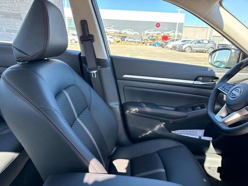 New 2026 Nissan Altima 2.5 SR image 14