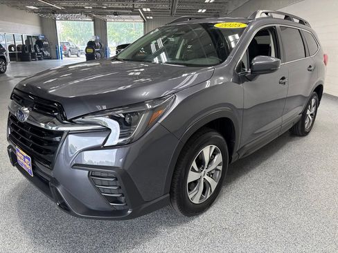 Used 2025 Subaru Ascent Premium AWD/4WD image 3