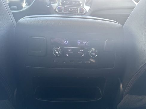 Used 2019 Chevrolet Suburban Premier image 14