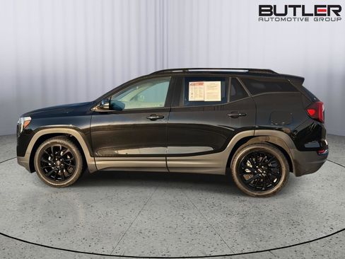 Used 2023 GMC Terrain SLT w/ Elevation Edition FWD image 3