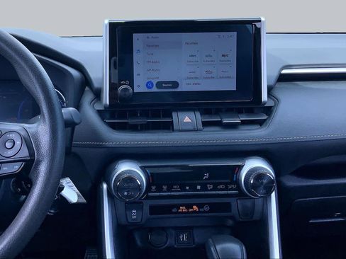 Used 2025 Toyota RAV4 LE AWD/4WD image 7