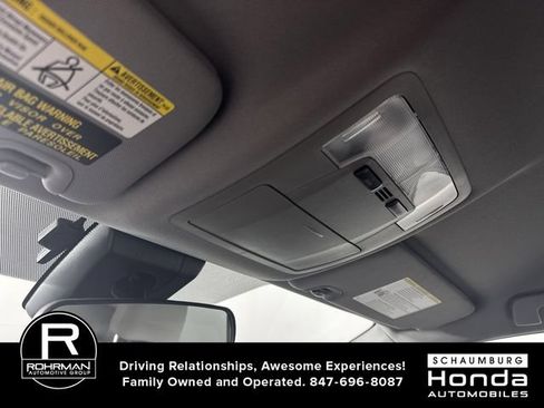Used 2019 Toyota Highlander LE AWD/4WD image 10