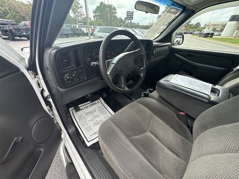 Used 2006 Chevrolet Silverado 2500 LS w/ Skid Plate Package image 10