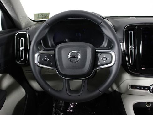 Certified 2026 Volvo XC40 B5 Plus w/ Protection Package Premier image 8