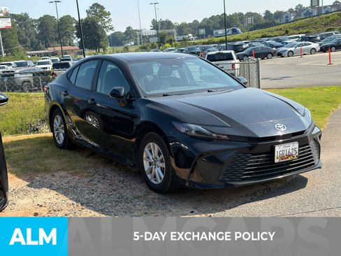 Used 2025 Toyota Camry LE FWD image 3