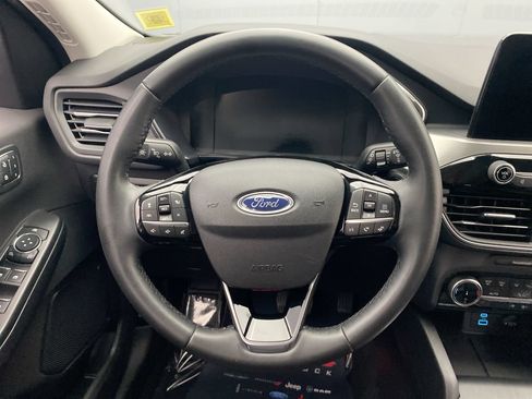 Used 2022 Ford Escape Titanium AWD/4WD image 16
