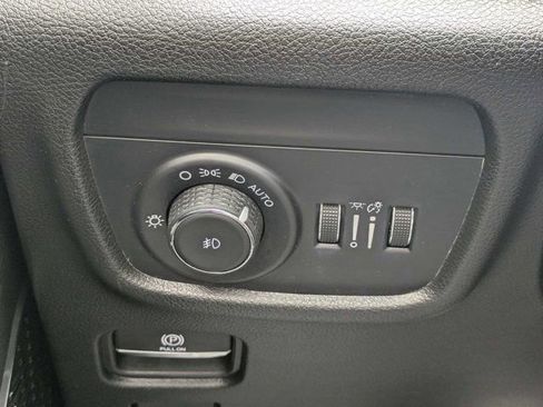 Used 2022 Jeep Grand Cherokee Limited AWD/4WD image 26