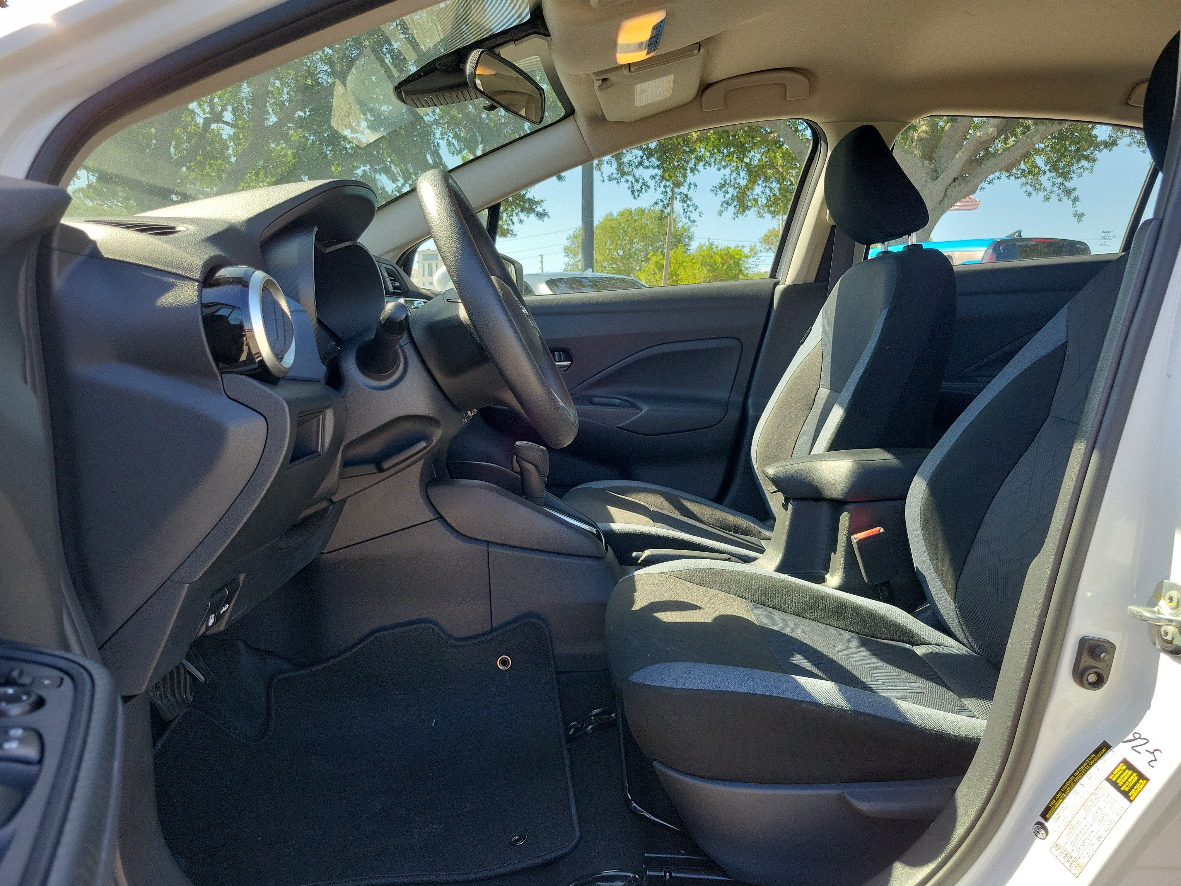 Used 2025 Nissan Versa SV FWD image 11