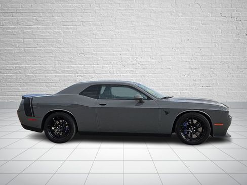 Used 2023 Dodge Challenger SRT Hellcat w/ Driver Convenience Group RWD image 5